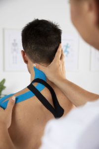 Fisioterapia laboral para prevenir dolencias en el cuello en Barcelona